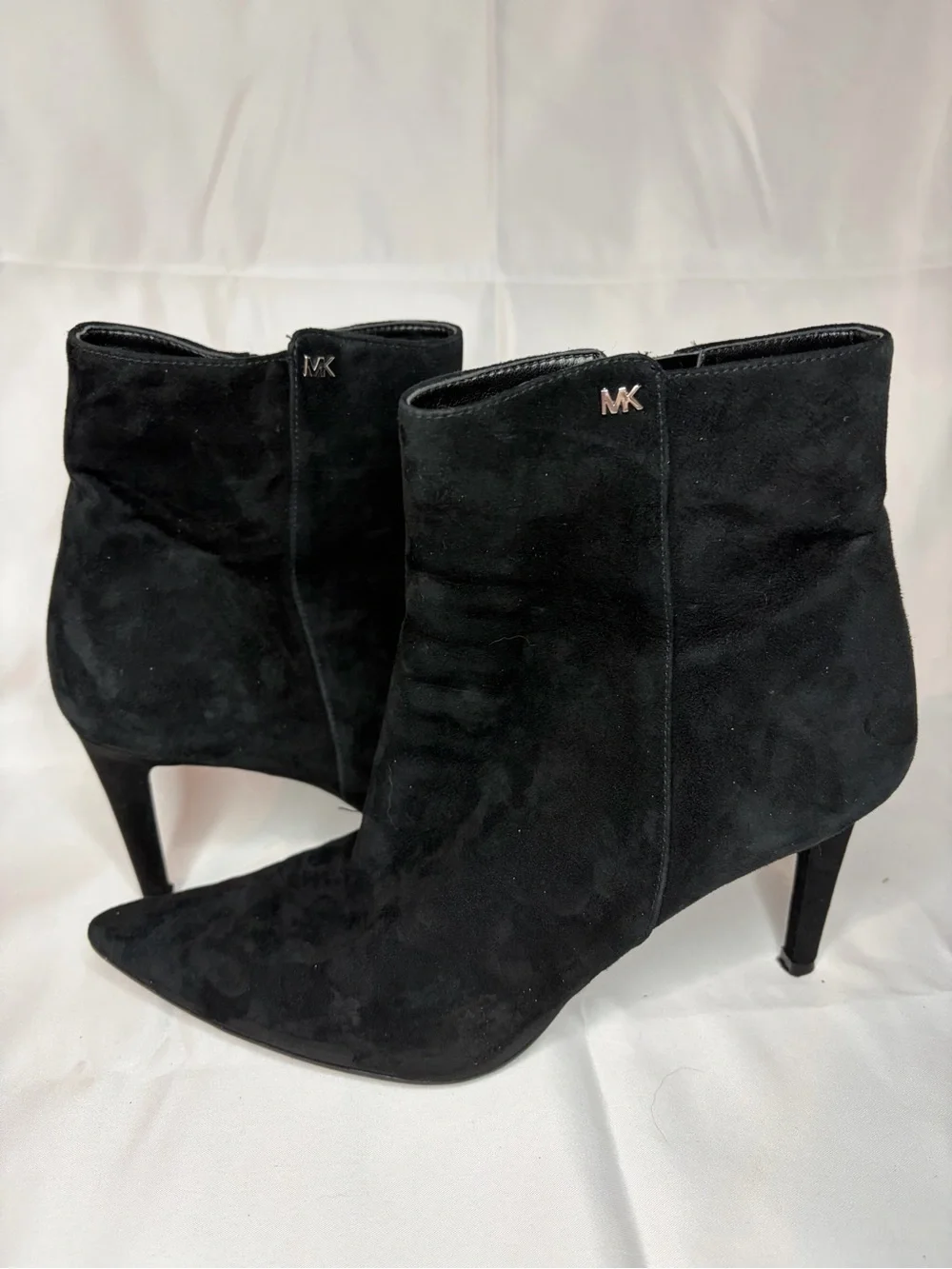 Michael Kors Dorothy Flex Black Suede Mid Bootie W/ Defected Box (US Women’s 8)